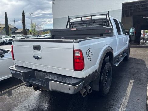 Used 2014 Ford F250 Lariat w/ Lariat Interior Package image 2