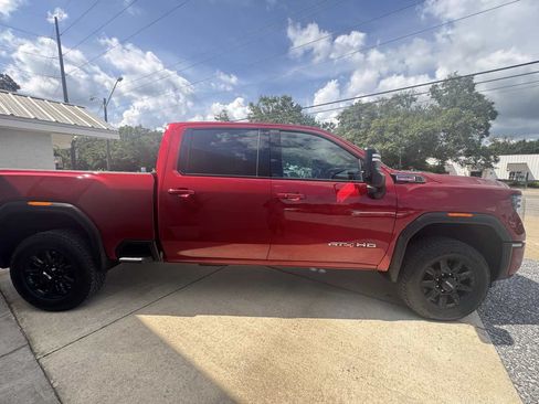 Used 2026 GMC Sierra 2500 AT4 AWD/4WD image 5