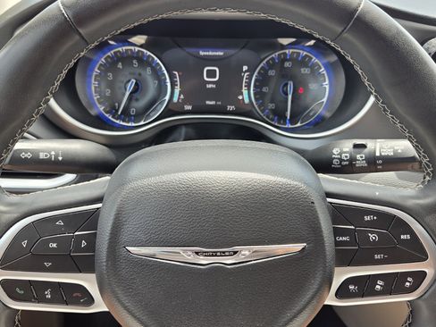 Used 2022 Chrysler Pacifica Touring-L FWD image 20