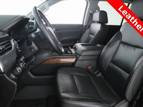 Used 2019 Chevrolet Suburban Premier image 16