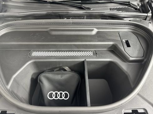 Used 2025 Audi SQ6 e-tron Premium Plus w/ Premium Plus AWD/4WD image 27