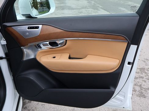 Used 2017 Volvo XC90 T8 Inscription w/ Luxury Package AWD/4WD image 11