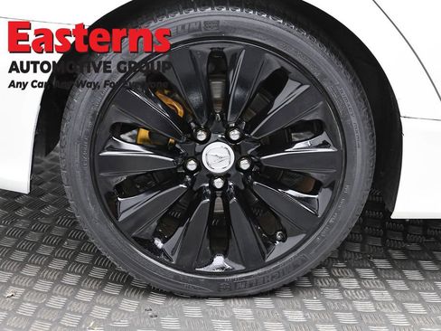 Used 2016 Acura RLX Sport Hybrid w/ Technology Pkg image 31