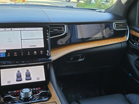 Used 2024 Jeep Grand Wagoneer L Series III image 56