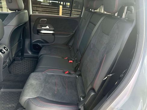 Used 2025 Mercedes-Benz GLB 250 image 7
