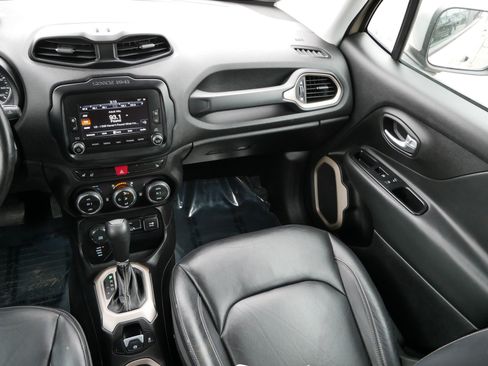 Used 2016 Jeep Renegade Limited image 11