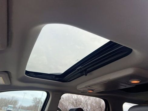 Used 2011 GMC Acadia Denali image 16