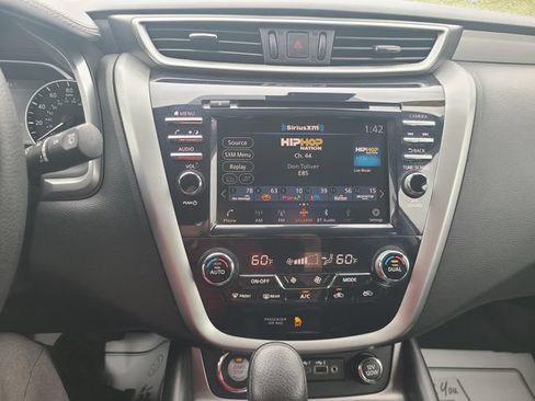 Used 2022 Nissan Murano S AWD/4WD image 13