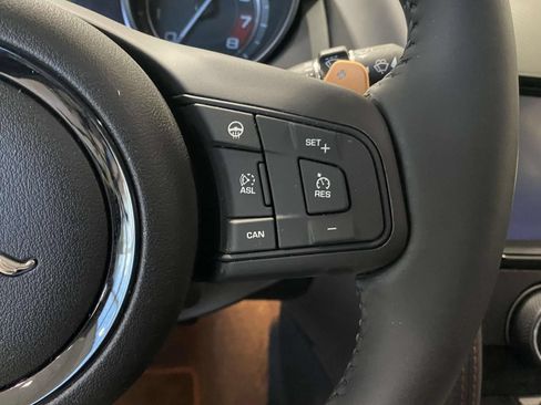 Used 2015 Jaguar F-TYPE R RWD image 19