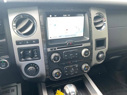 Used 2017 Ford Expedition Limited AWD/4WD image 8
