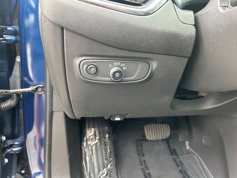 Used 2022 Chevrolet Equinox LT FWD image 17