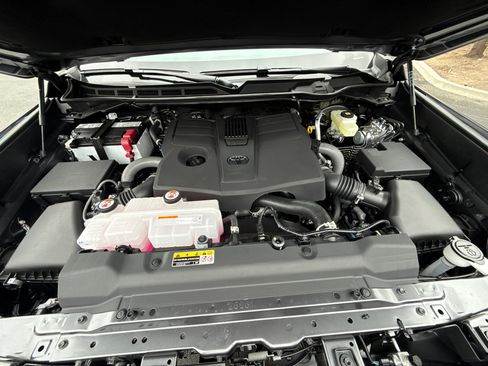 New 2026 Toyota Tundra Limited AWD/4WD image 7