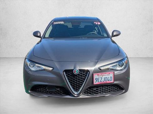 Used 2019 Alfa Romeo Giulia Ti w/ Quick Order Package 22Z Lusso image 2