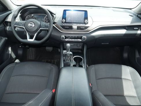Used 2024 Nissan Altima 2.5 SV FWD image 5