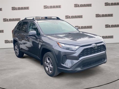 Used 2022 Toyota RAV4 XLE image 2