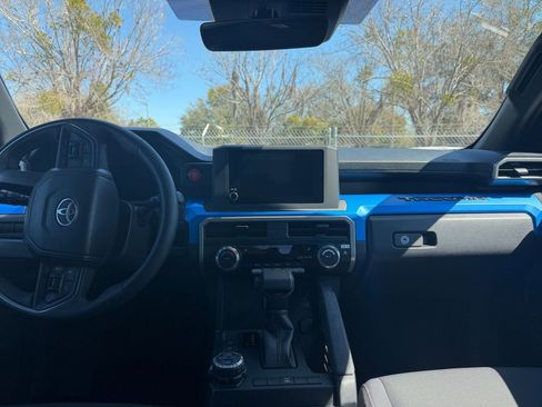 Used 2025 Toyota Tacoma TRD Off-Road image 17