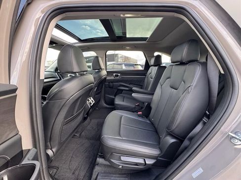 Certified 2025 Kia Sorento SX AWD/4WD image 12