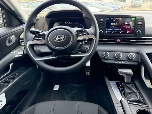 New 2026 Hyundai Elantra SE FWD image 15