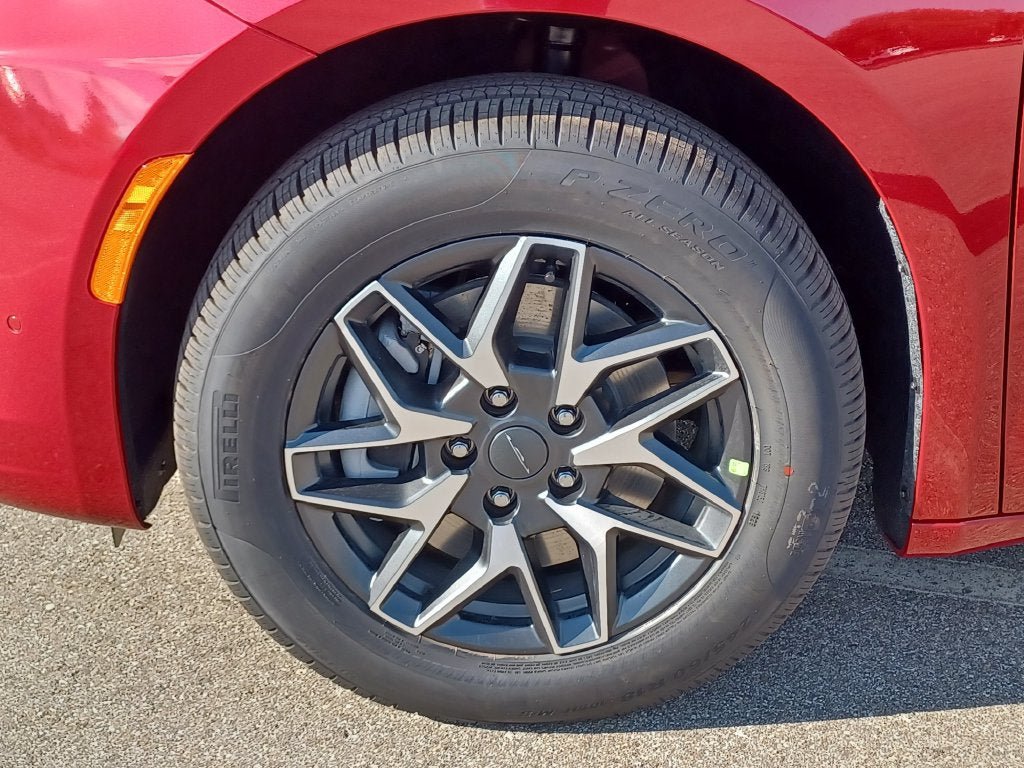 New 2027 Chrysler Pacifica Limited AWD/4WD image 33