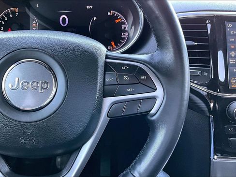 Certified 2022 Jeep Grand Cherokee Laredo X AWD/4WD image 7