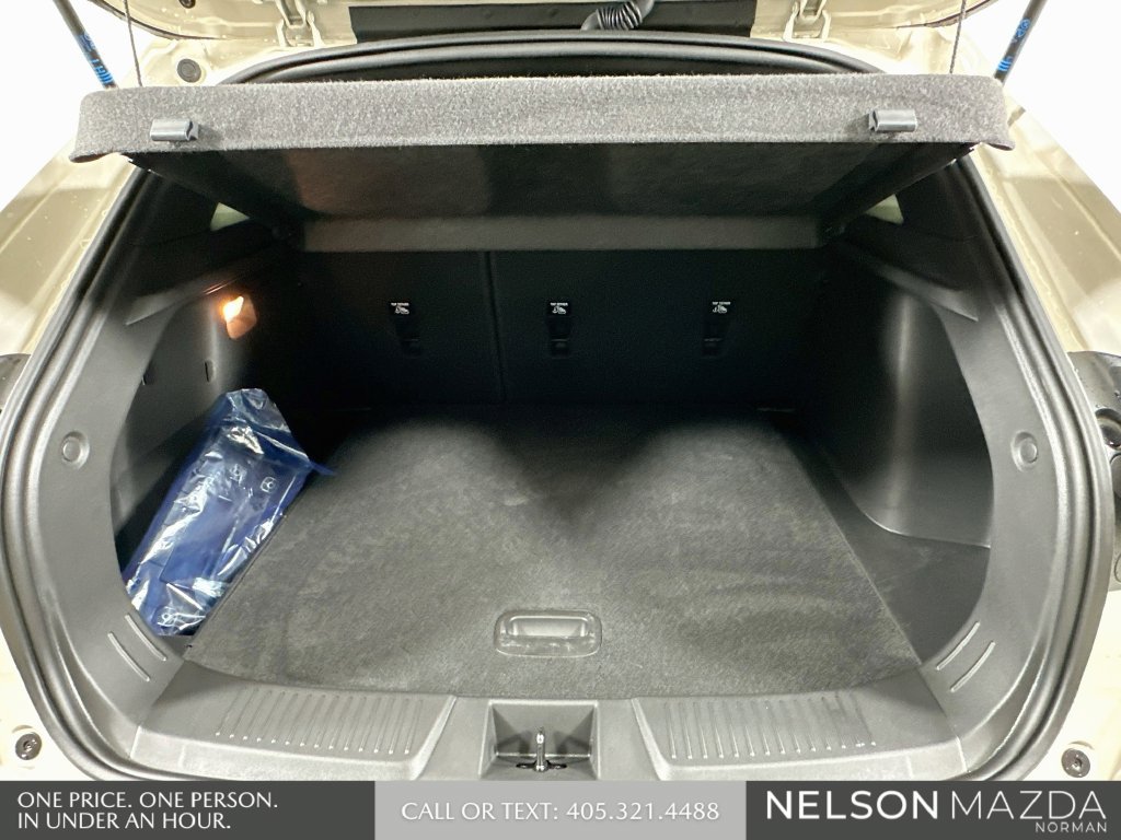 Used 2026 Chevrolet Trax RS w/ Sunroof Package FWD image 26