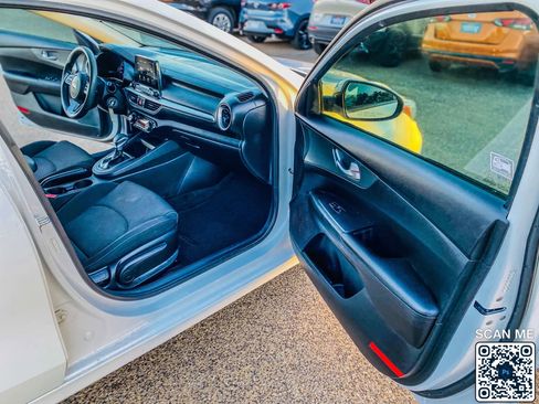 Used 2019 Kia Forte LXS image 15
