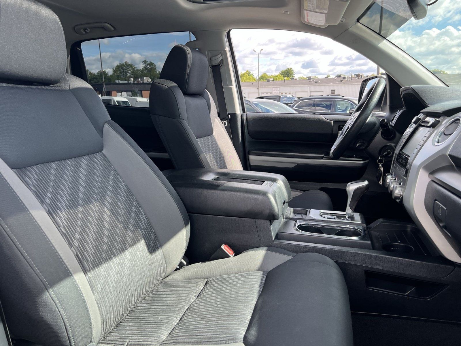 Used 2019 Toyota Tundra SR5 AWD/4WD image 27