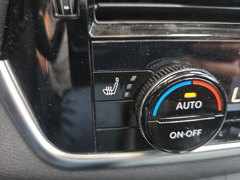 Used 2021 Nissan Rogue SL w/ Premium Package FWD image 21