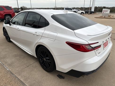 Used 2025 Toyota Camry SE w/ Multimedia Upgrade Package image 5