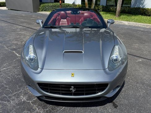 Used 2010 Ferrari California RWD image 15