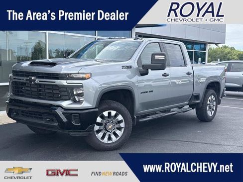 Used 2024 Chevrolet Silverado 2500 Custom w/ Custom Value Package AWD/4WD image 1