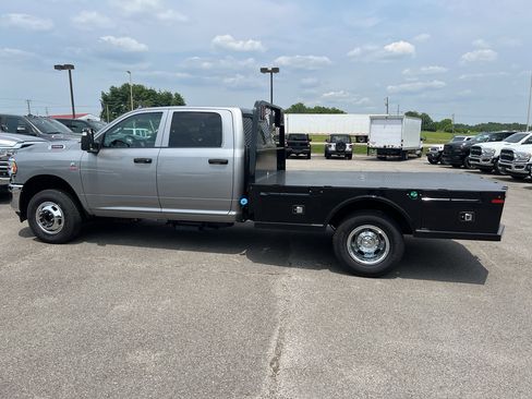 New 2024 RAM 3500 Tradesman w/ Chrome Appearance Group image 11