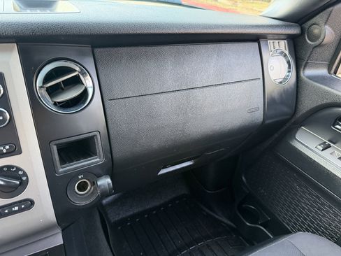 Used 2016 Ford Expedition XL image 26