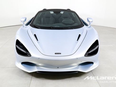 Used 2026 McLaren 750S Spider RWD image 5
