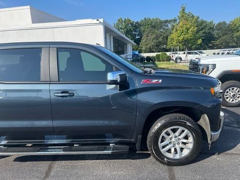 Used 2020 Chevrolet Silverado 1500 LT AWD/4WD image 2