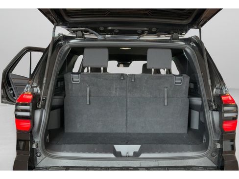 Certified 2025 Toyota 4Runner SR5 AWD/4WD image 28