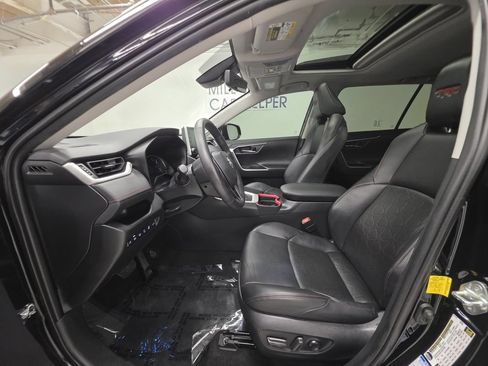 Used 2020 Toyota RAV4 TRD Off-Road AWD/4WD image 18