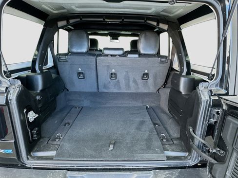 Used 2024 Jeep Wrangler Unlimited Sahara image 18