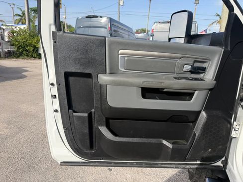Used 2016 RAM 5500 Tradesman w/ Power Accessory Group AWD/4WD image 9