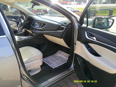 Used 2023 Buick Enclave Avenir w/ Avenir Technology Package FWD image 17