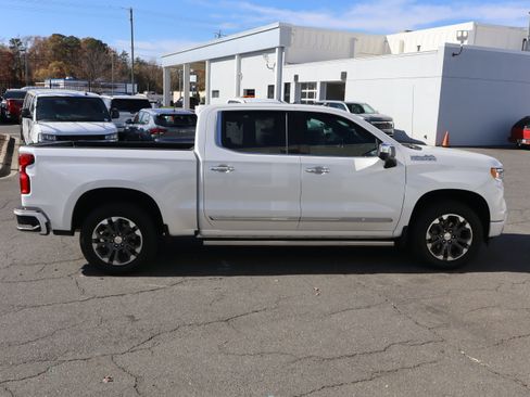 Certified 2025 Chevrolet Silverado 1500 High Country w/ Technology Package image 11