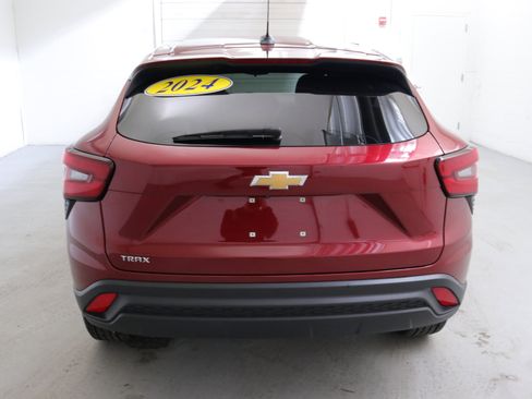 Certified 2024 Chevrolet Trax LS image 7