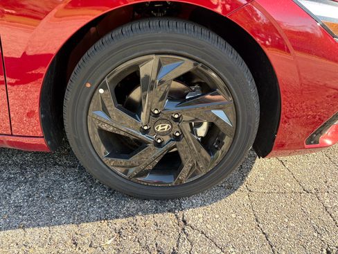 New 2026 Hyundai Elantra SEL Sport Premium FWD image 9