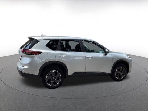 Used 2025 Nissan Rogue SV FWD image 15
