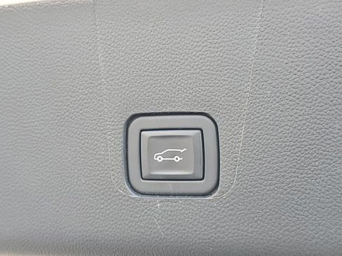 Certified 2023 Chevrolet Traverse LT FWD image 8