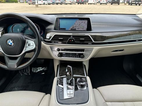 Used 2019 BMW 740i w/ Executive Package RWD image 14