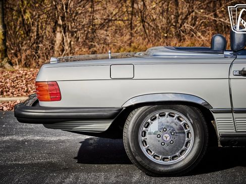 Used 1988 Mercedes-Benz 560 SL image 29
