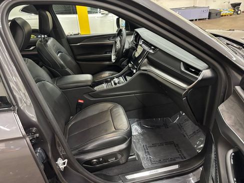 Used 2022 Jeep Grand Cherokee L Overland AWD/4WD image 21