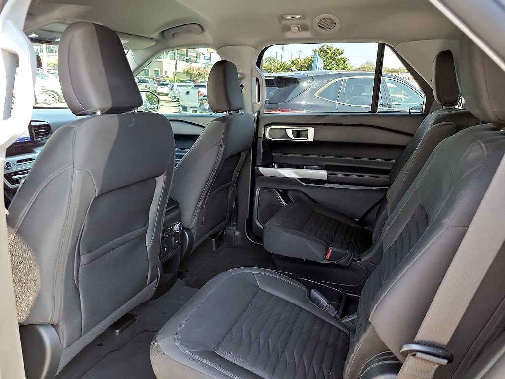 Used 2021 Ford Explorer XLT RWD image 10