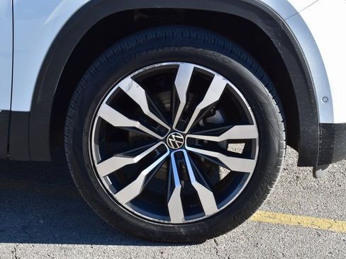 Used 2021 Volkswagen Atlas SEL Premium image 4